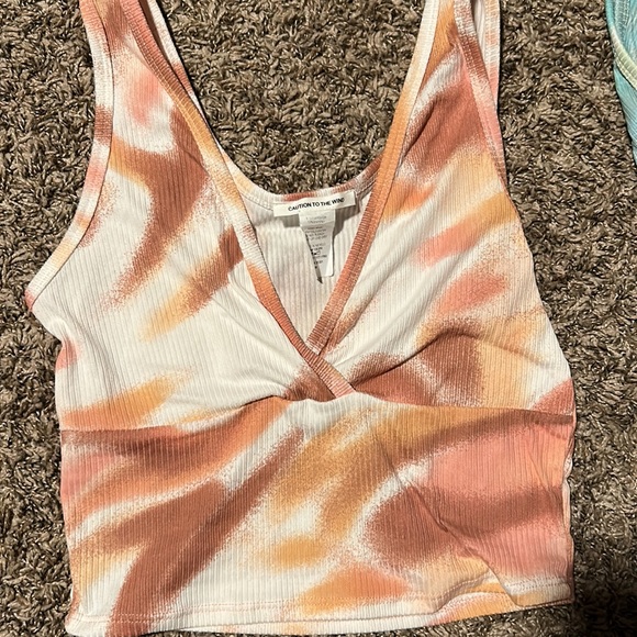 Colorful layering tops‼️‼️ - Picture 5 of 6